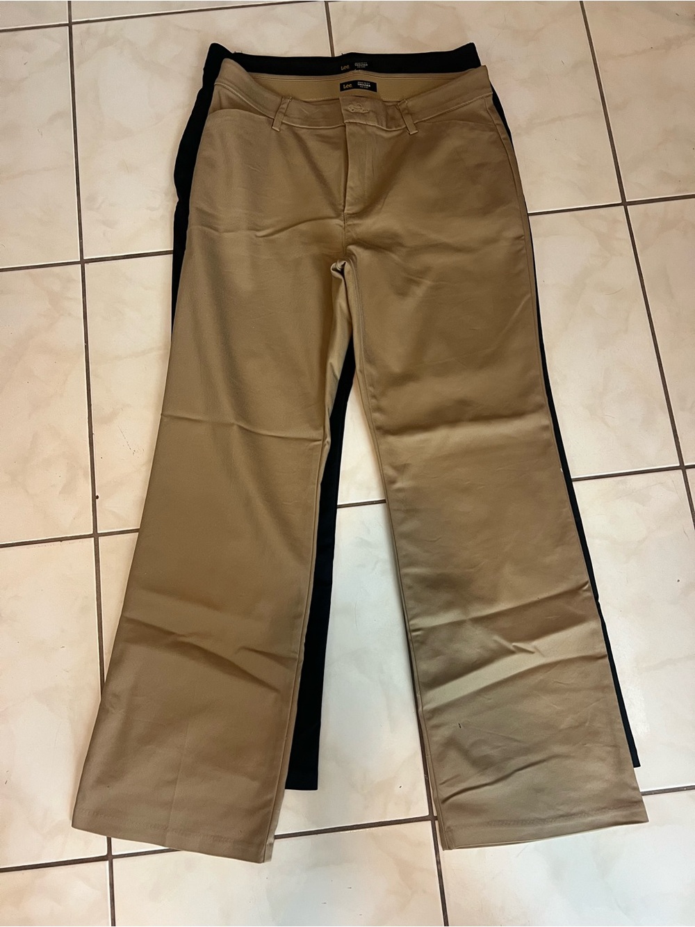 Lee Women’s Straight-Leg mid rise Trousers